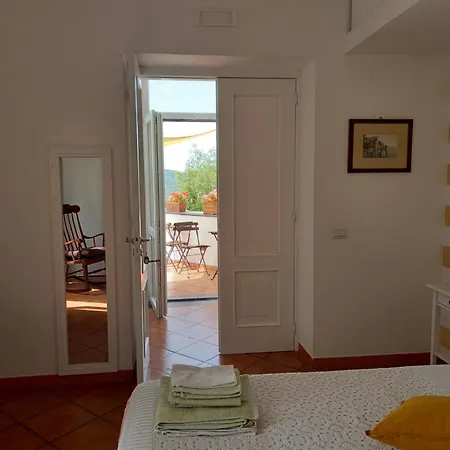 La Casa Del Sole Bed & Breakfast Vico Equense Exterior photo